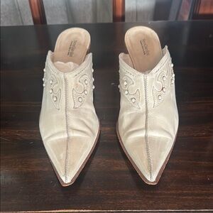 Nero Giardini Vintage Cream Embellished Mules